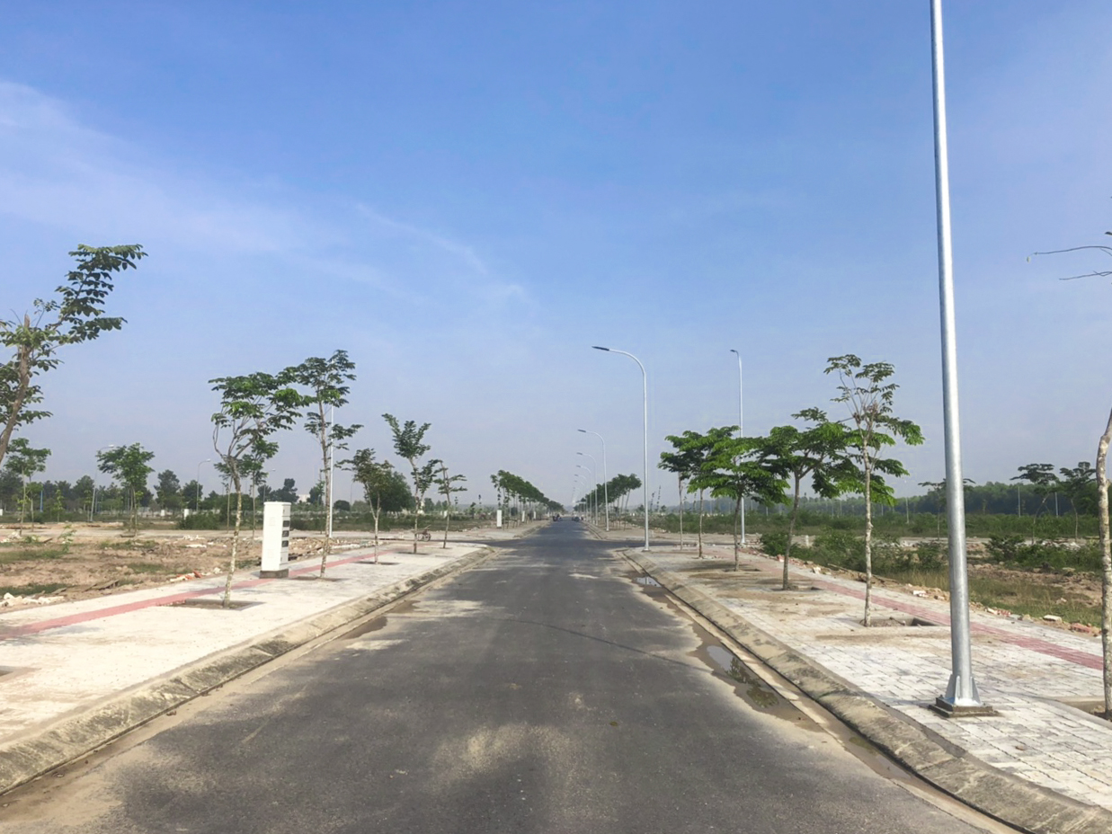 Giới đầu tư địa ốc Sài Gòn đổ về thị trường các tỉnh lân cận buôn đất nền