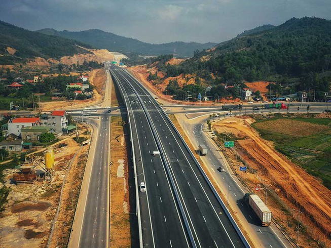 Chính phủ dồn lực làm sân bay Long Thành, cao tốc Bắc - Nam